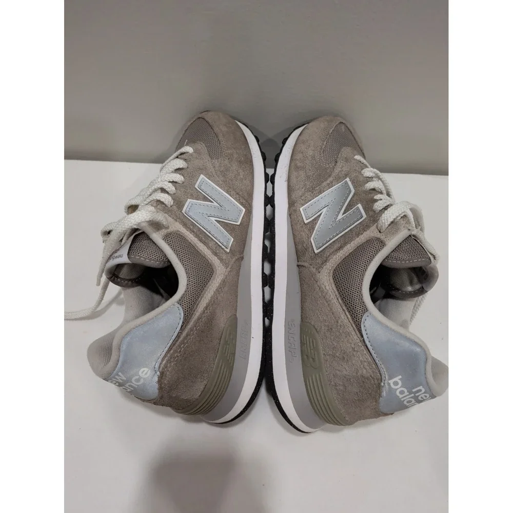 New Balance product pair